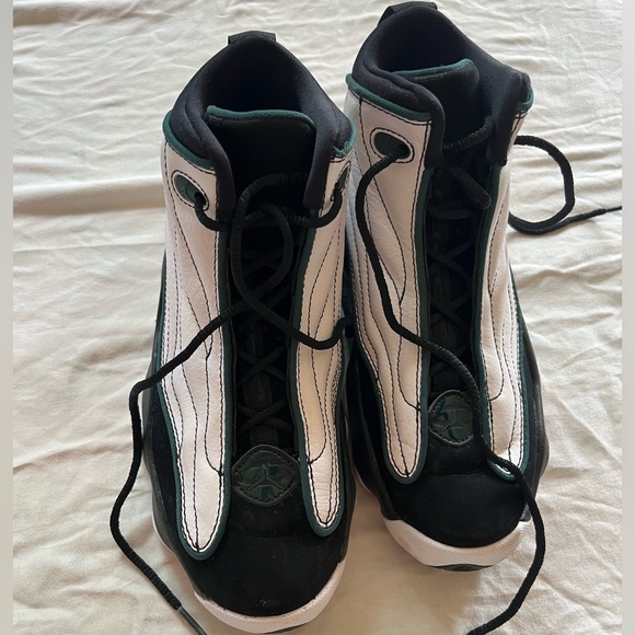 Boys Air Jordan’s - Picture 3 of 9